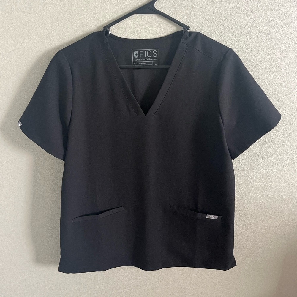 Figs scrub top